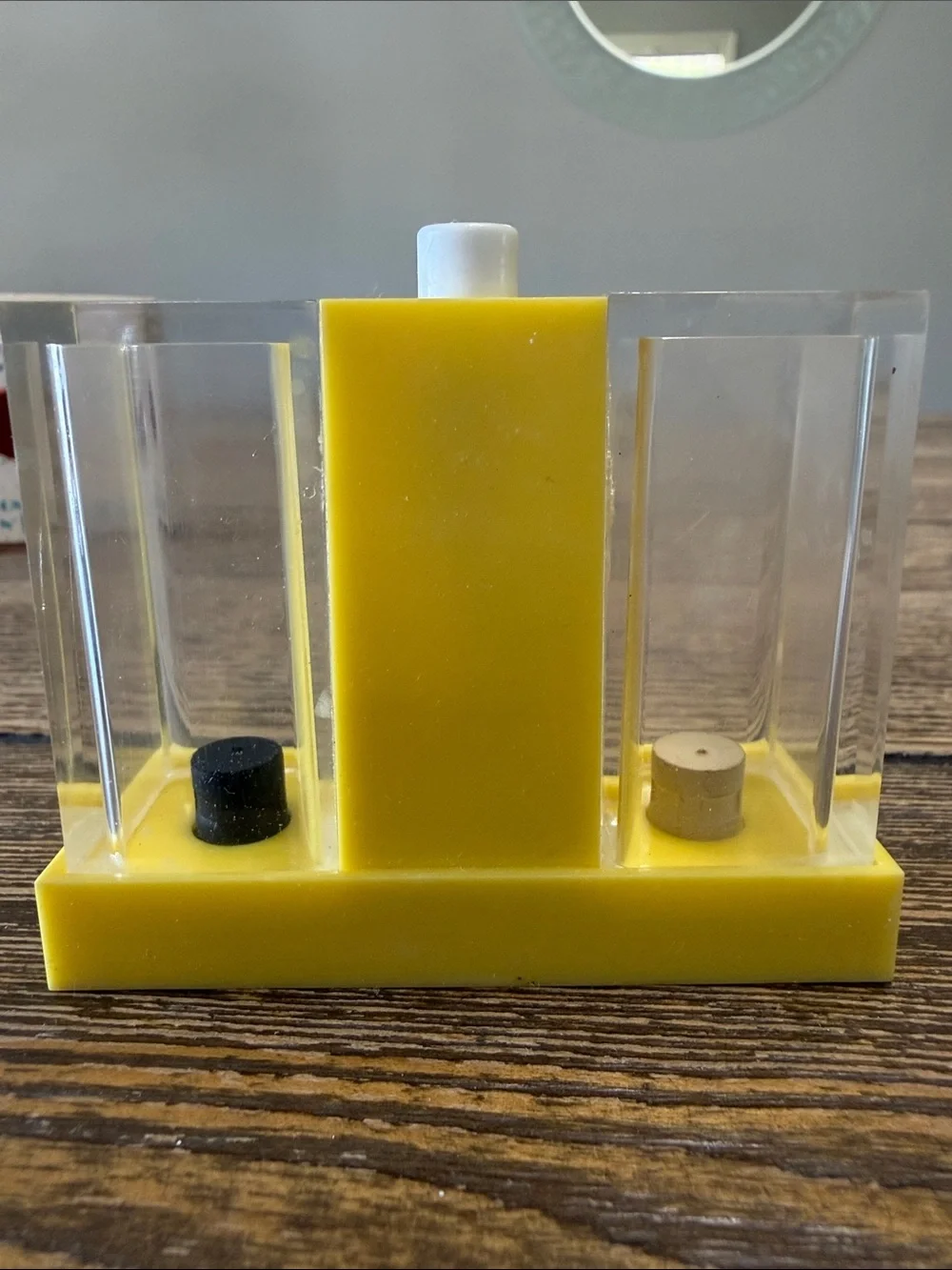 N/A playful yellow
